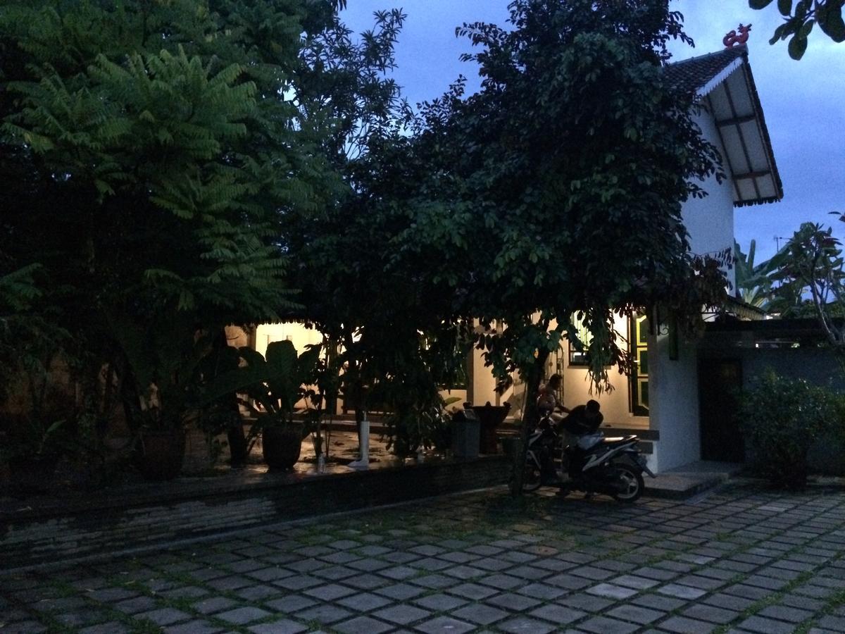 Wisma tamu Sonosewu 2*